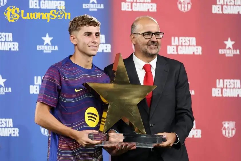 Fermín López chia sẻ anh muốn gắn bó với Barcelona (Ảnh: barcauniversal) Fermín López chia sẻ anh muốn gắn bó với Barcelona (Ảnh: barcauniversal)