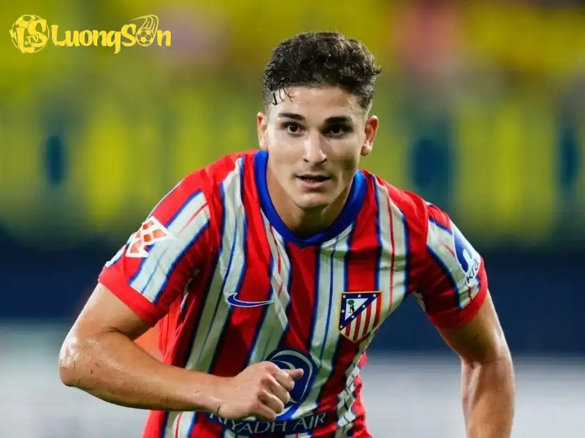 Alvarez vẫn sẽ là tiền đạo chủ lực của Atletico Madrid mùa này bất chấp cái duyên ghi bàn của Sorloth mỗi khi vào sân từ băng ghế dự bị (Ảnh: Sportal)