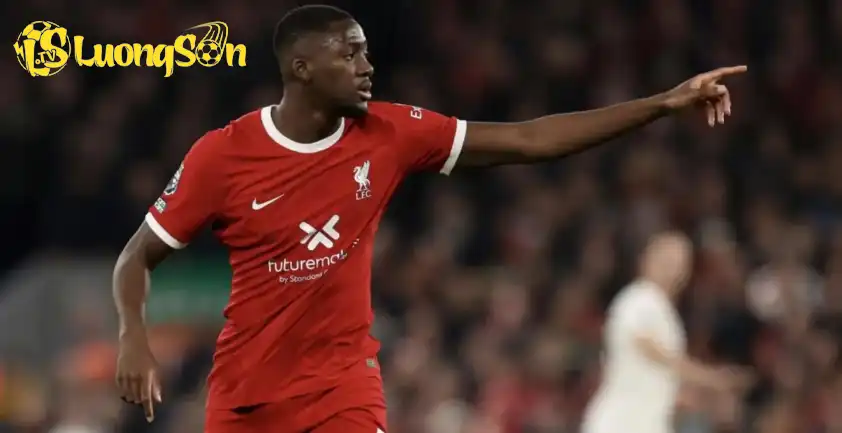 Liverpool vẫn đang thuyết phục trung vệ người Pháp gia hạn