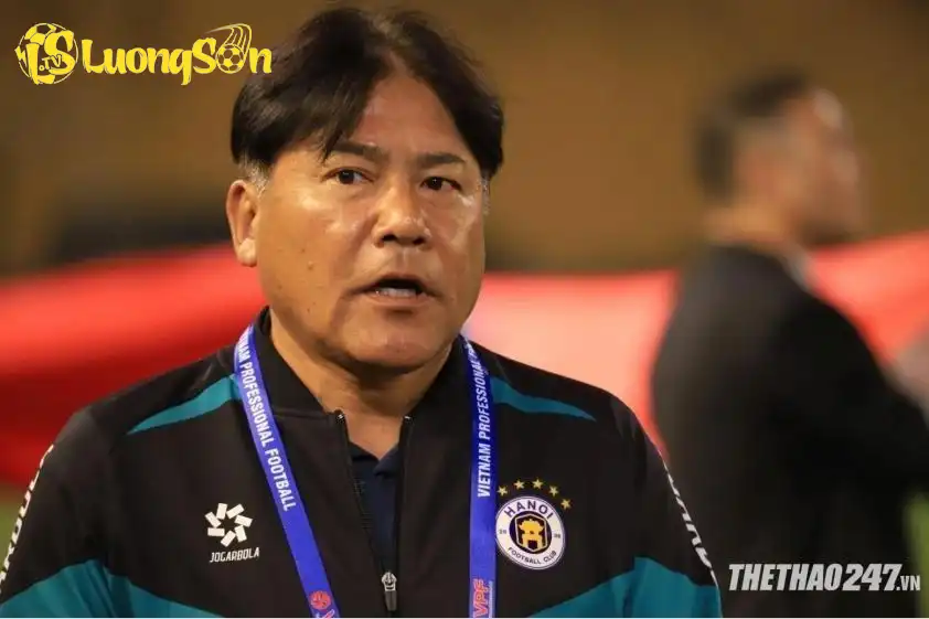 CLB Hà Nội chính thức nói lời chia tay HLV Makoto Teguramori