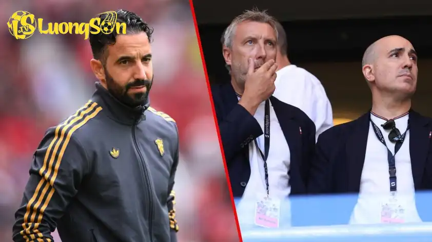 Wilcox (ở giữa) và Berrada cho rằng MU lọt vào top 6 là thành công. (Ảnh: United In Focus) Wilcox (ở giữa) và Berrada cho rằng MU lọt vào top 6 là thành công.