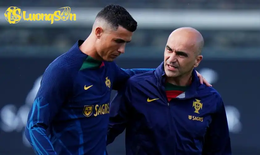 HLV Roberto Martínez hết lời khen ngợi Ronaldo (Ảnh: GOAL). HLV Roberto Martínez hết lời khen ngợi Ronaldo
