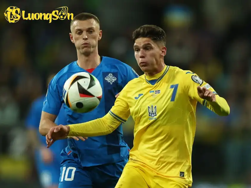 Iceland và Ukraine là đối thủ cạnh tranh trực tiếp vị trí thứ 2 bảng D