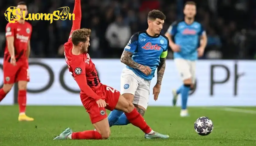 Napoli sẽ có được niềm vui trước Frankfurt. (Ảnh: Internet) Napoli sẽ có được niềm vui trước Frankfurt.